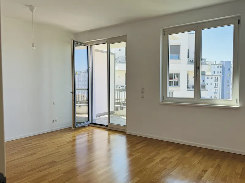 Großzügige 2-Zimmer-Wohnung mit zwei Balkon zu vermieten — photo 1